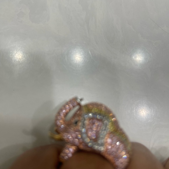 One rhinestone ( fashion jewelry) elephant ring size 6 - Picture 3 of 5